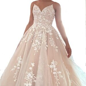 AMARRA size 4 Pink/Ivory Ballgown